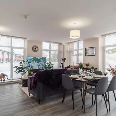 2 Bedroom Modern Apartment In Manchester Exterior photo