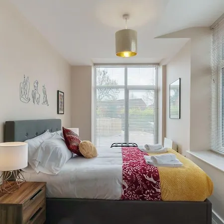 2 Bedroom Modern Apartment In Manchester Exterior photo