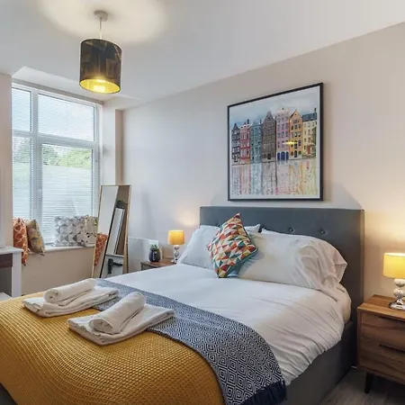 2 Bedroom Modern Apartment In Manchester Exterior photo