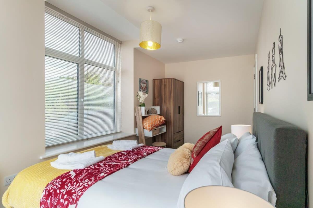 2 Bedroom Modern In * Manchester